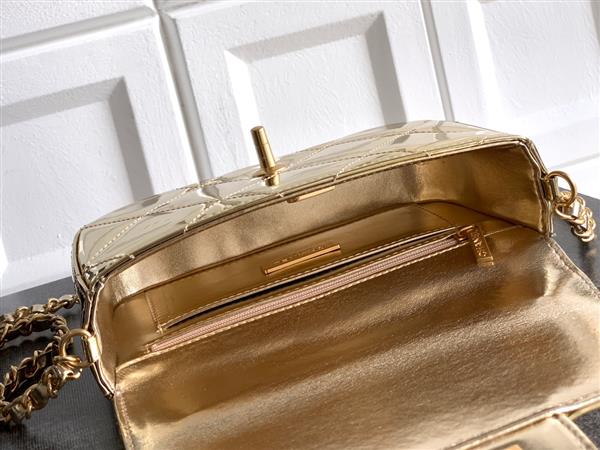 2026131222439261 700